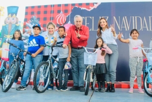 Con 3 mil bicicletas para niñas y niños, festeja Rocha Moya a familias de Pericos, Mocorito