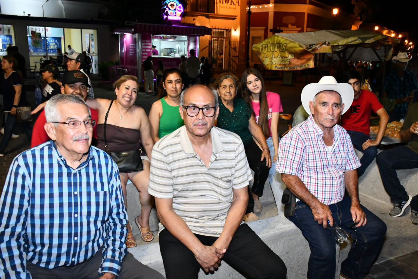 ¡Mocorito disfrutó de una gran noche de Viernes de Plaza!