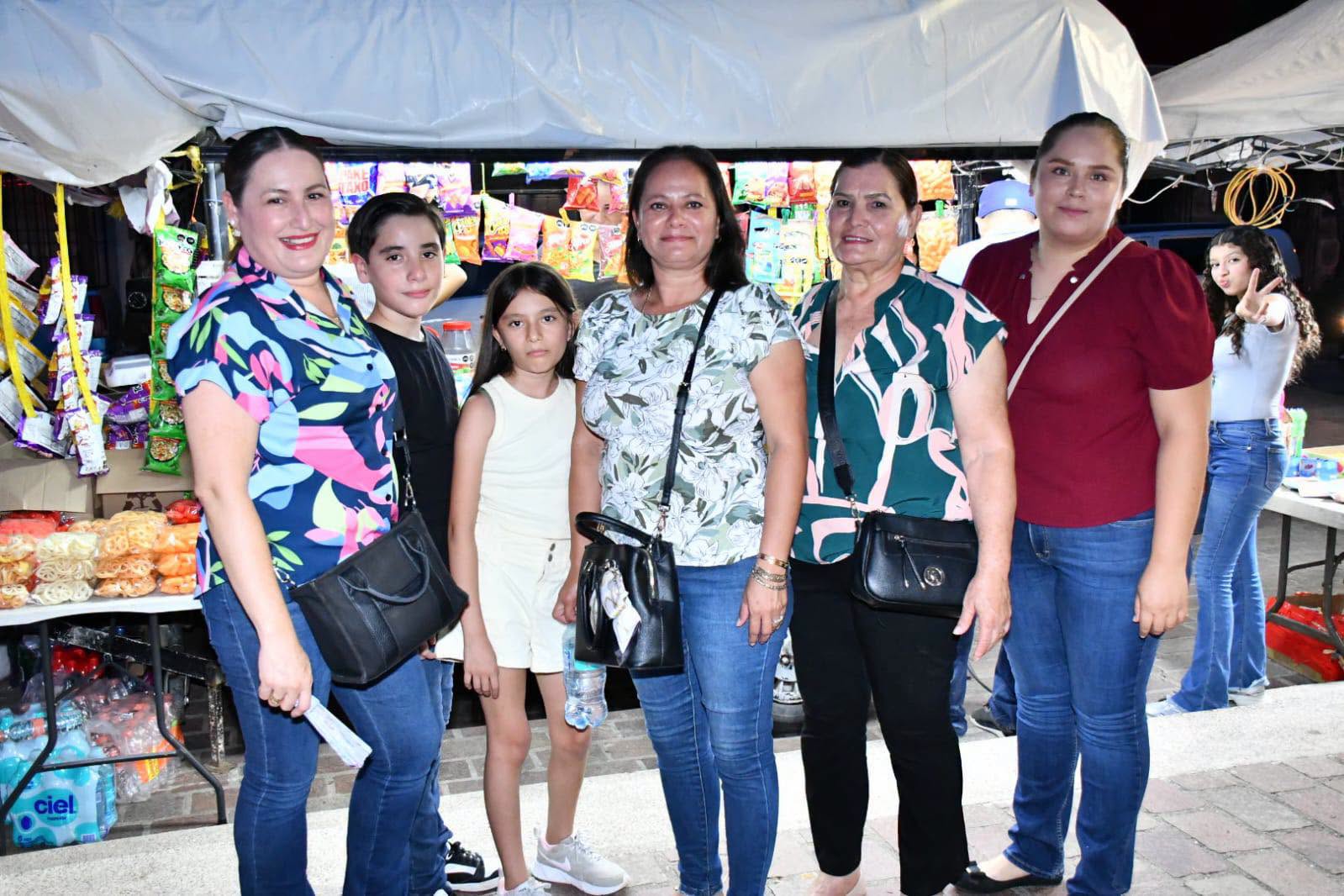¡Mocorito disfrutó de una gran noche de Viernes de Plaza!