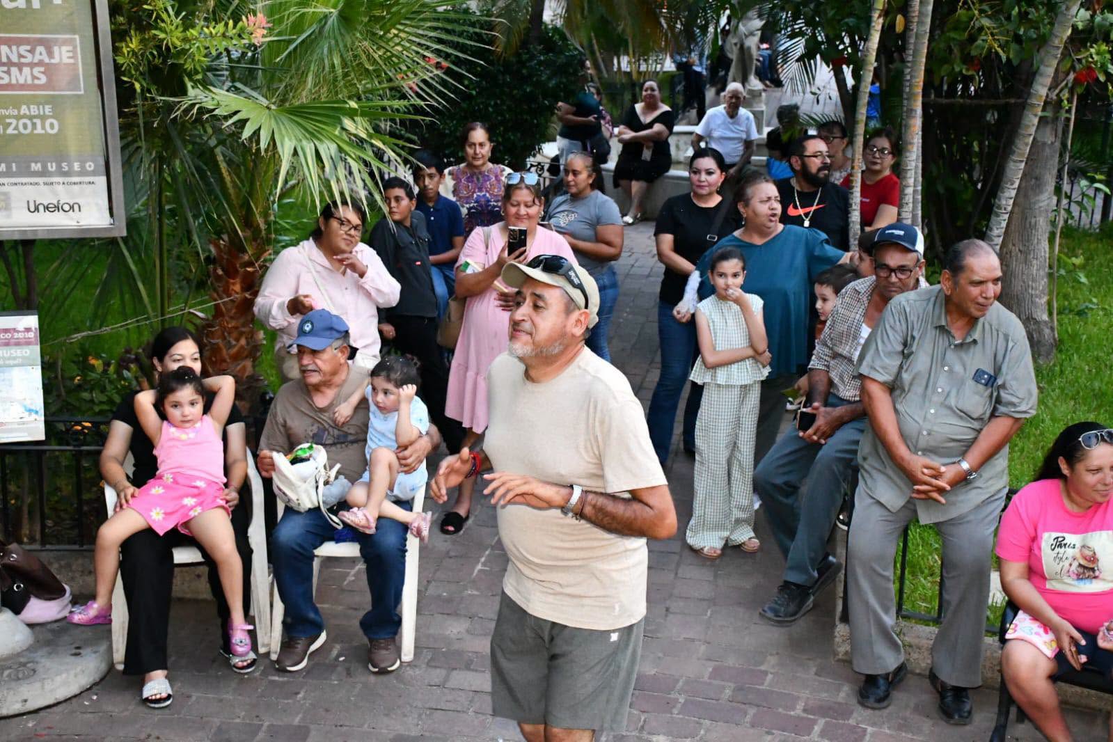 ¡Mocorito disfrutó de una gran noche de Viernes de Plaza!