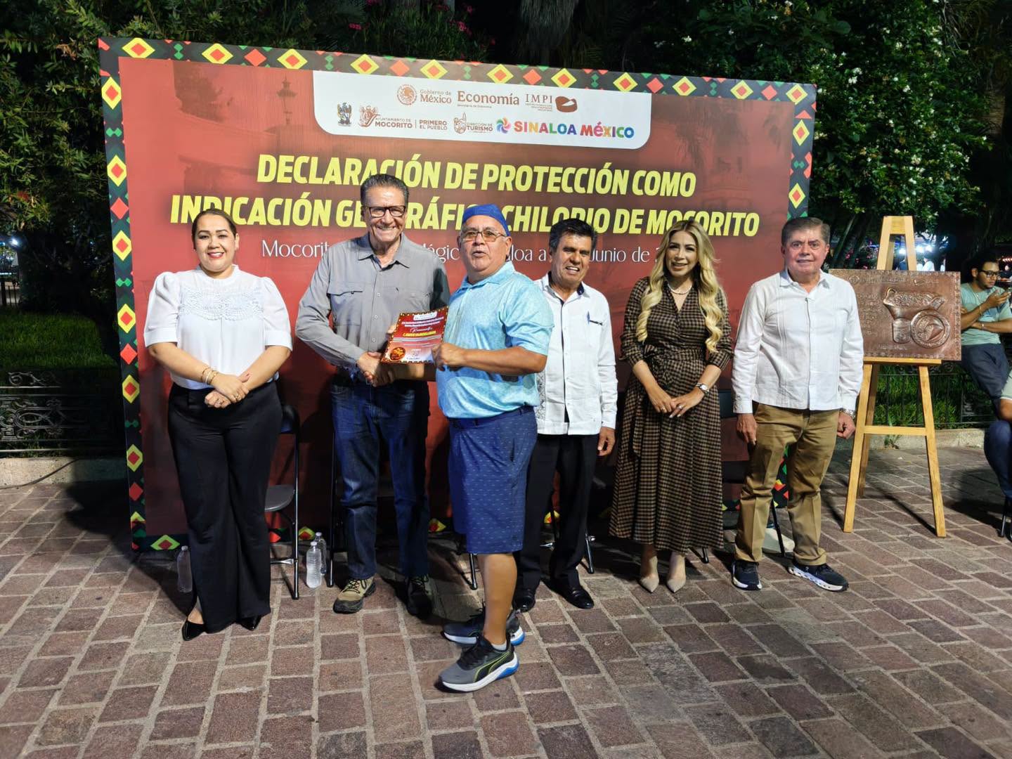 Presentan placa distintiva de la Indicación Geográfica Protegida del Chilorio de Mocorito y reconocen a productores tradicionales