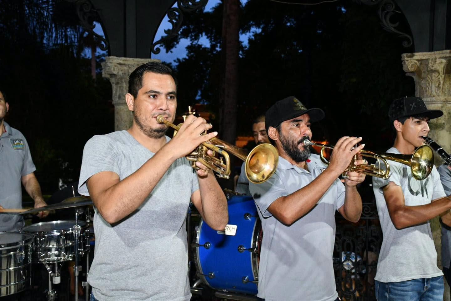 El Pueblo Mágico de Mocorito se lució de nuevo con gran éxito con una edición más de Viernes de Plaza