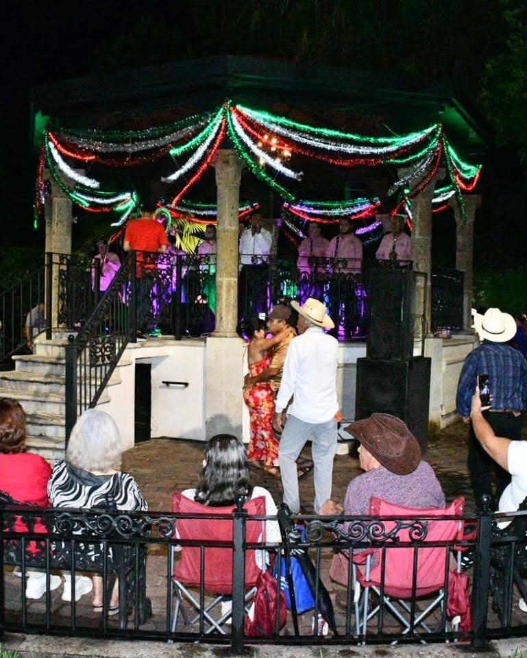 🇲🇽🎶 ¡Una noche llena de tradición, música y orgullo por Mocorito!