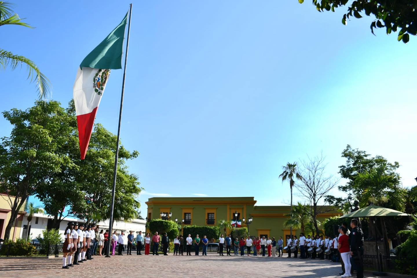 Mocorito conmemora la Independencia de México con izamiento de bandera